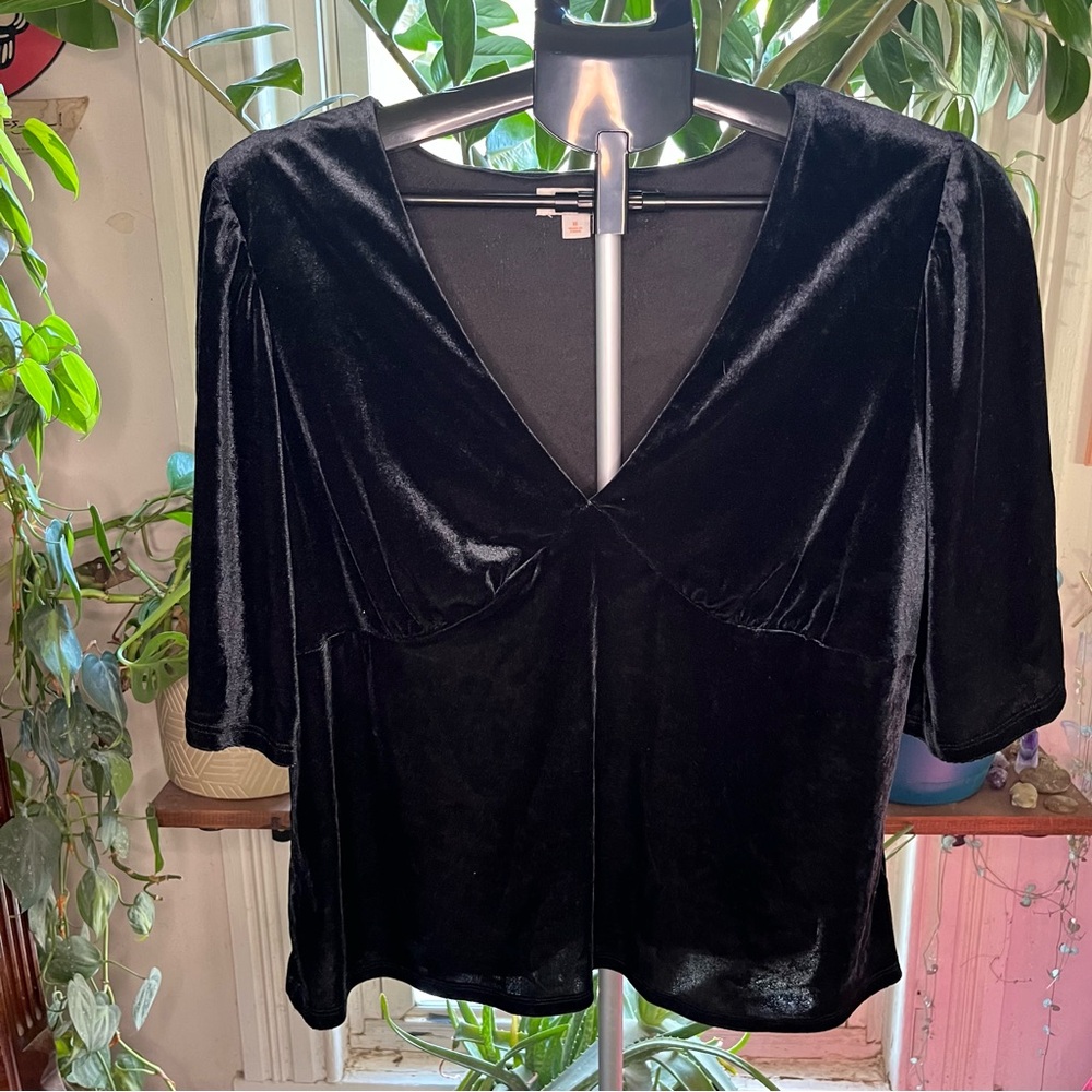 Elegant Black Velvet Women's Top